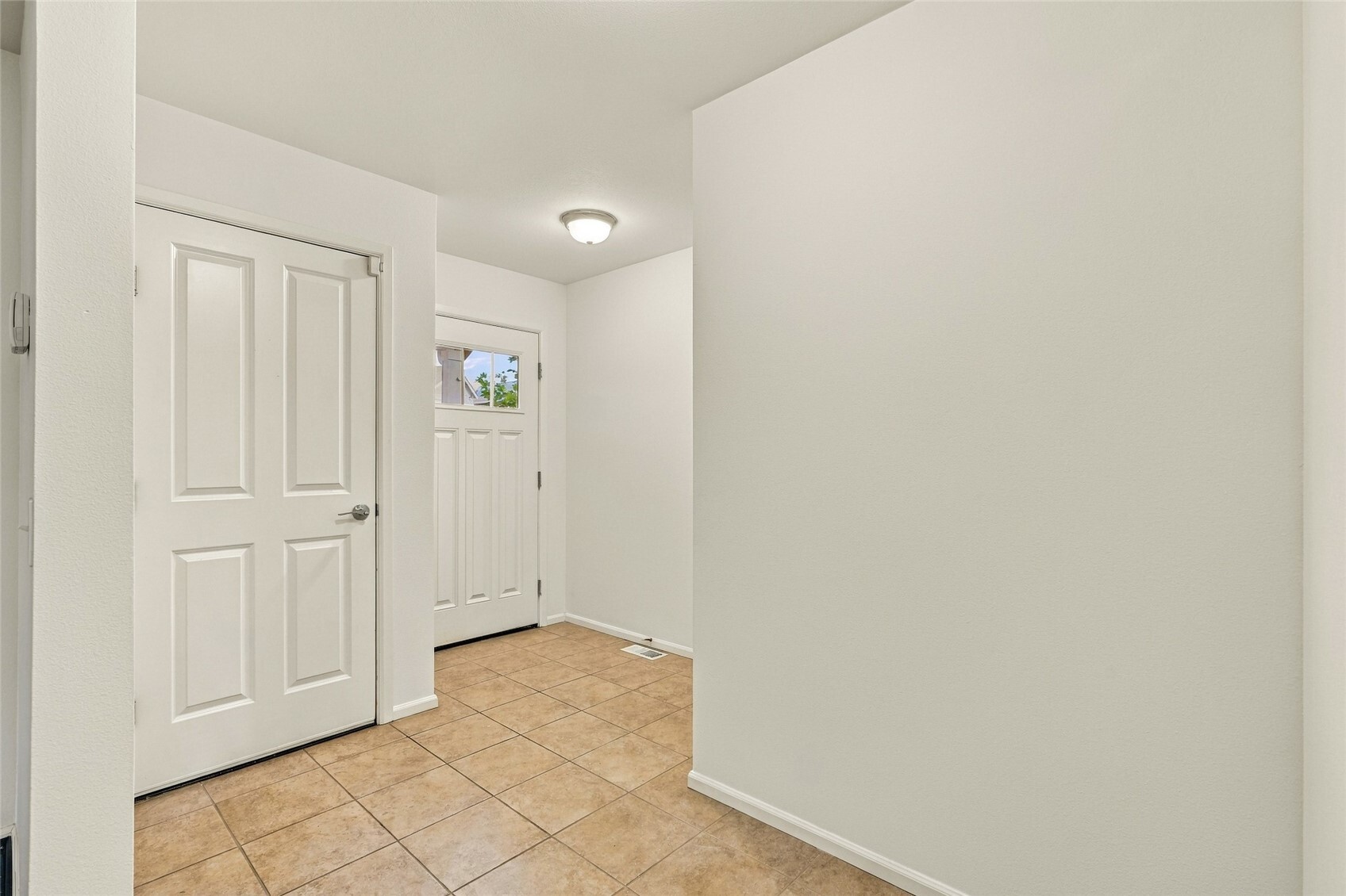 19423 Meridian Place Property Photo 5