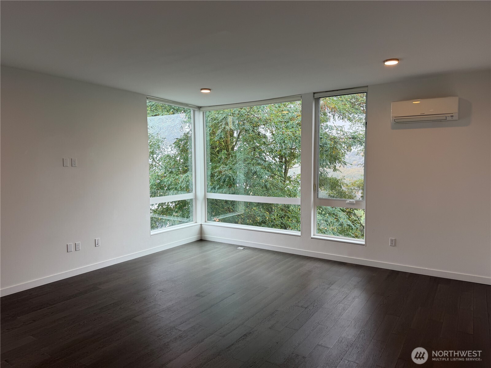 2573 13th Avenue Property Photo 6