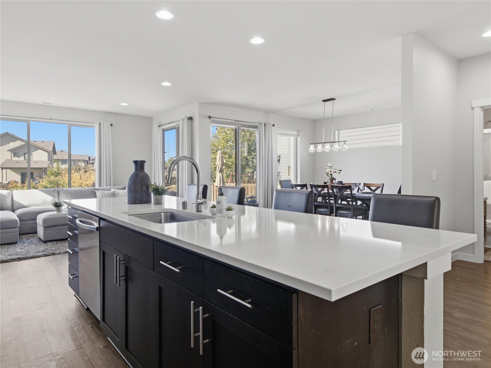 471 Partlon Street Property Photo 8