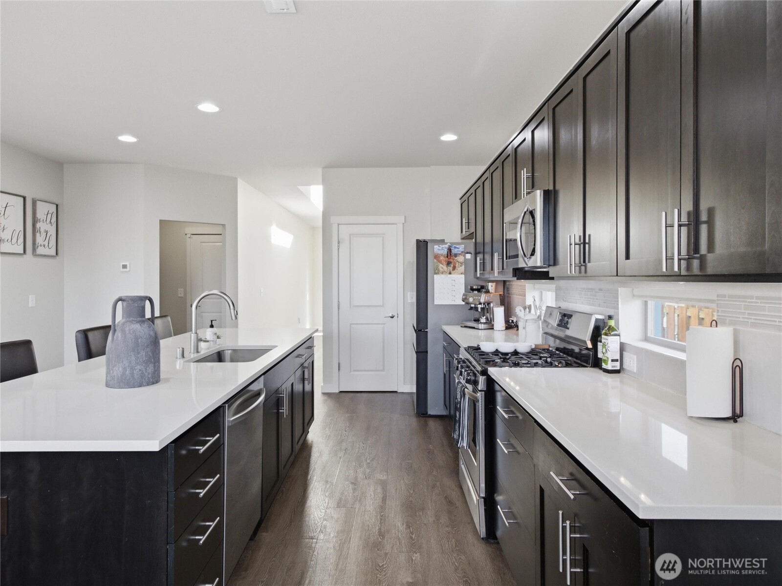 471 Partlon Street Property Photo 10