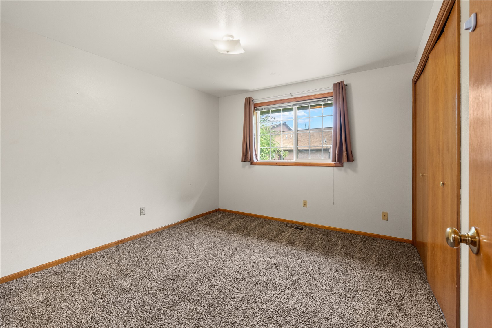 503 Shuksan Way Property Photo 31