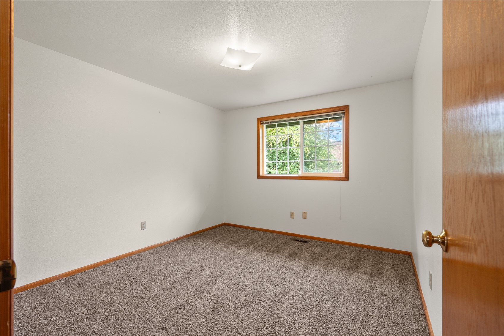 503 Shuksan Way Property Photo 32