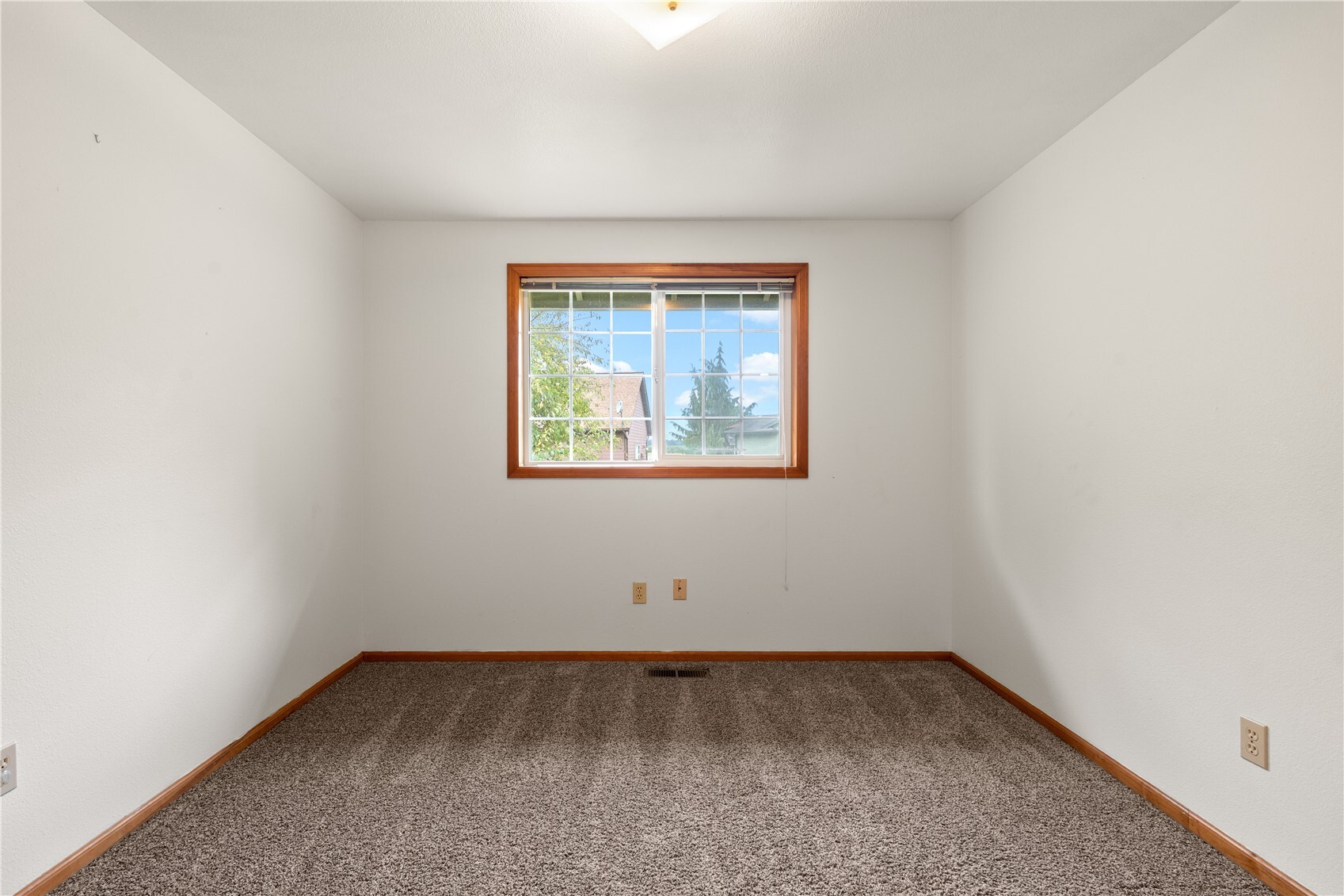 503 Shuksan Way Property Photo 33