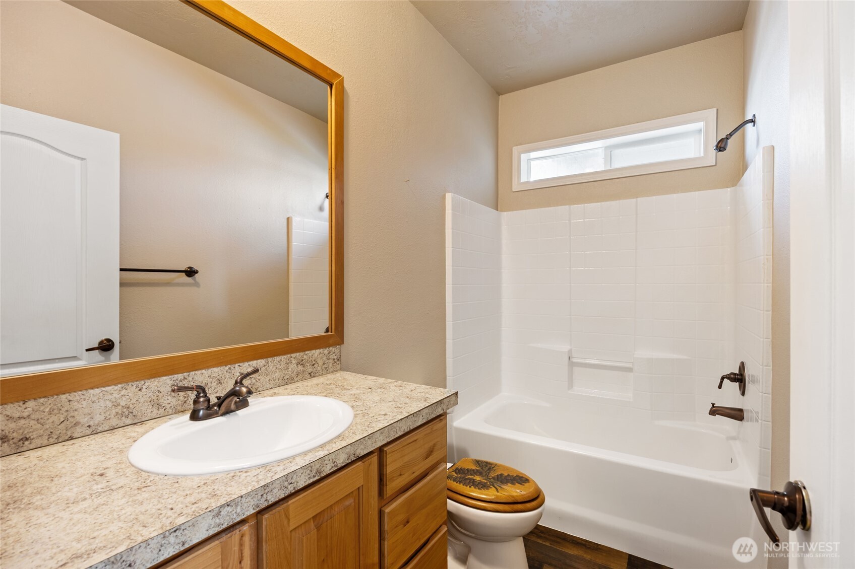 1701 E Burr Avenue 32 Property Photo 19