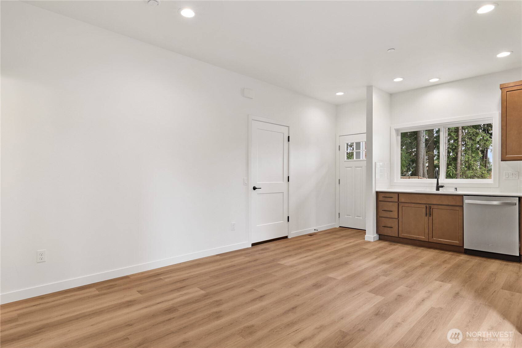 7018 Wetmore Avenue B Property Photo 2