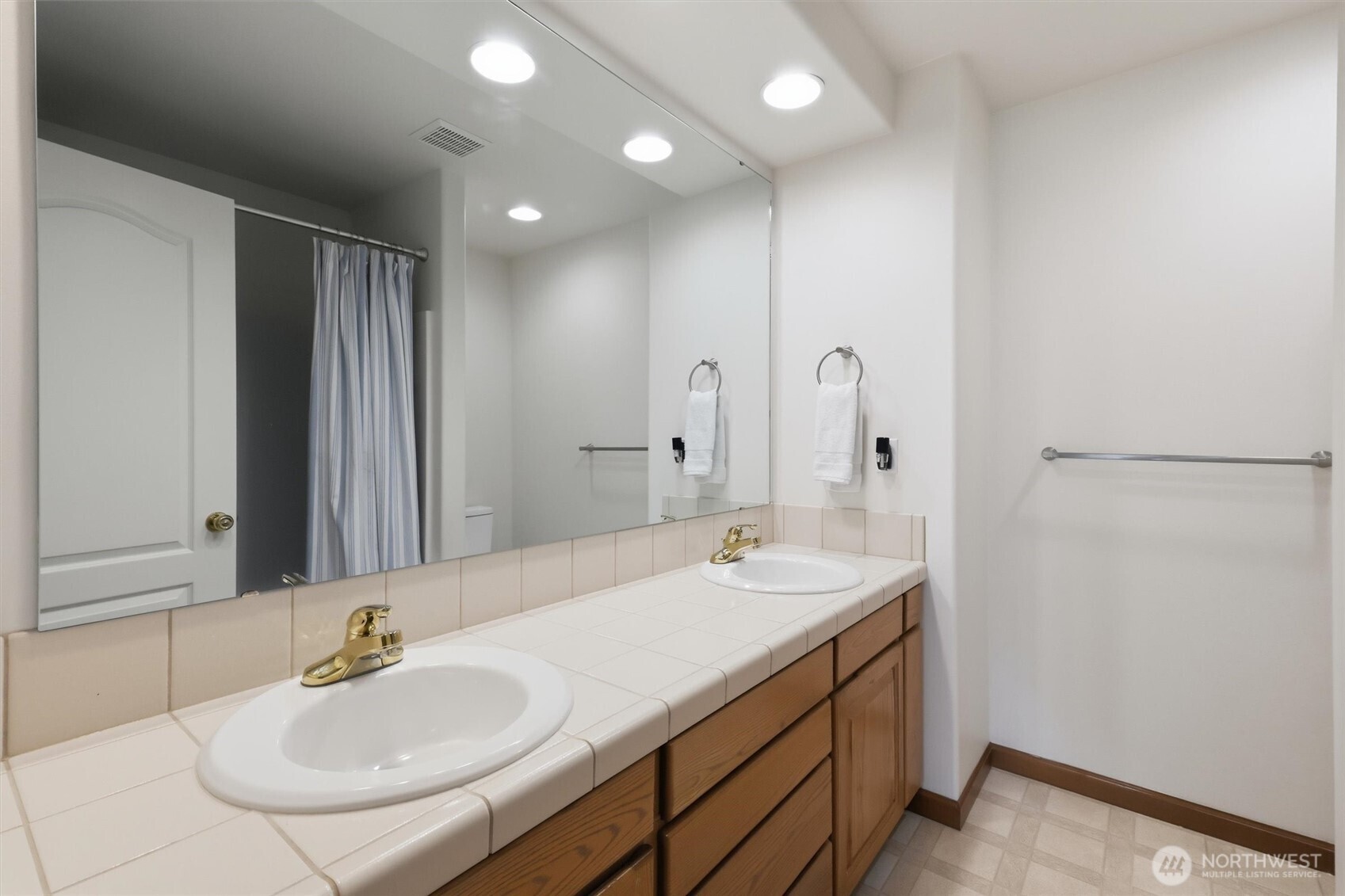 118 140th Avenue Property Photo 23