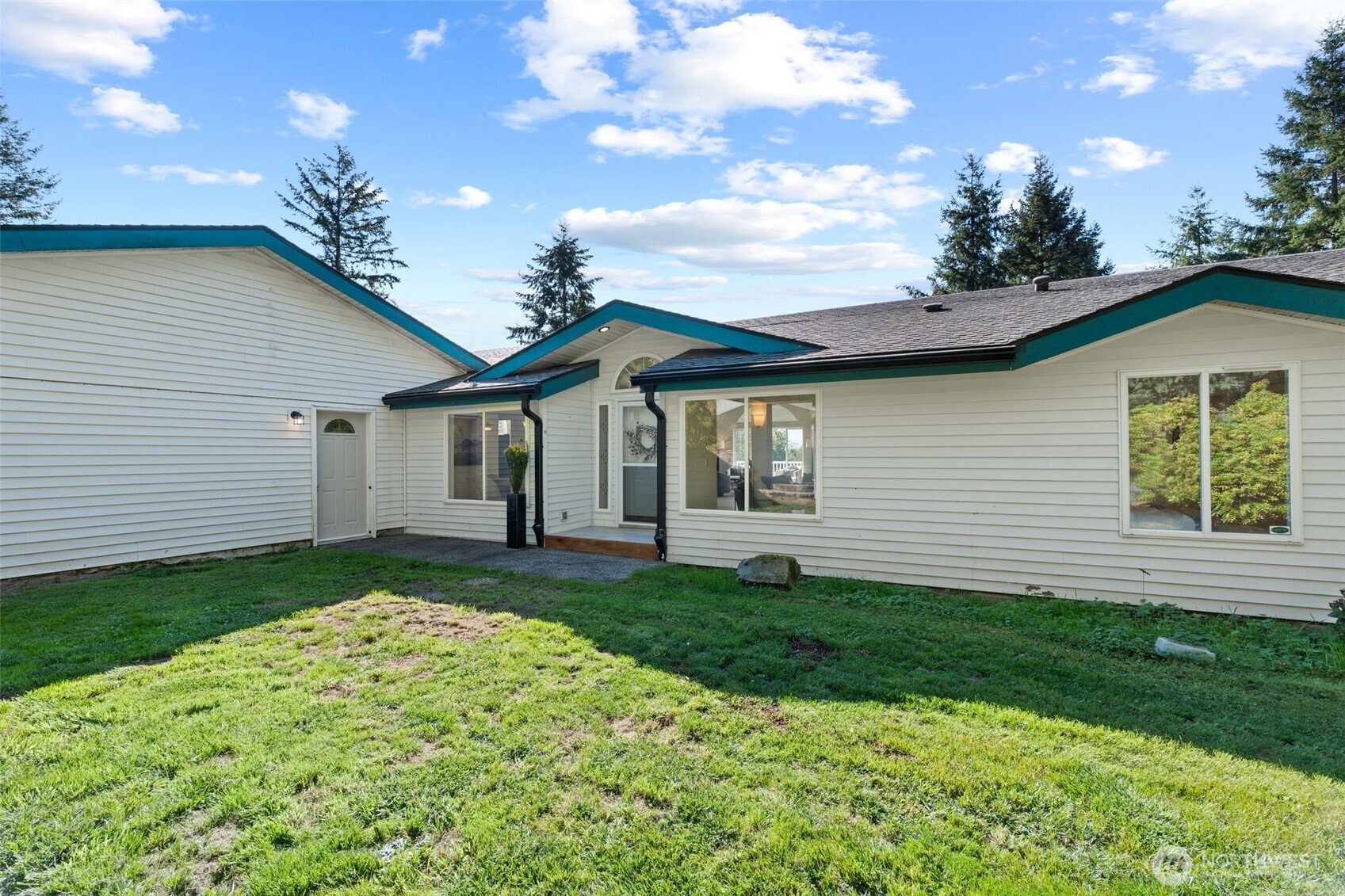 260 Simmons Road Property Photo 1