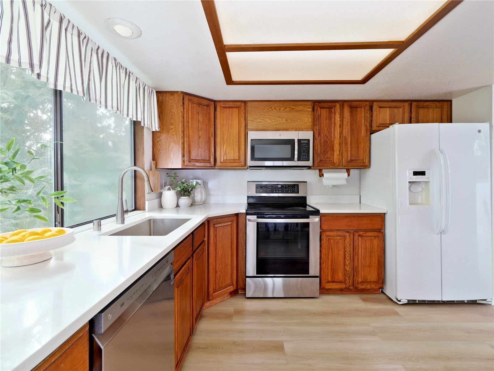 22121 4th Avenue Property Photo 5