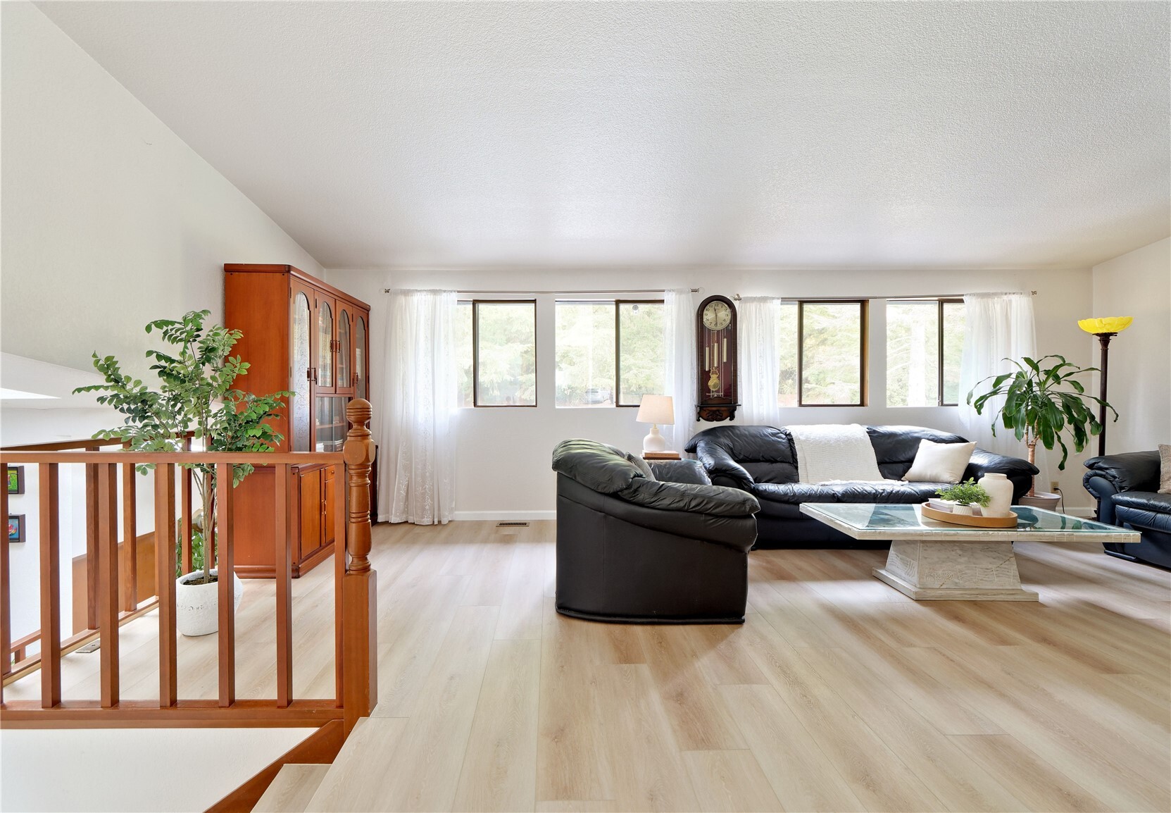 22121 4th Avenue Property Photo 10