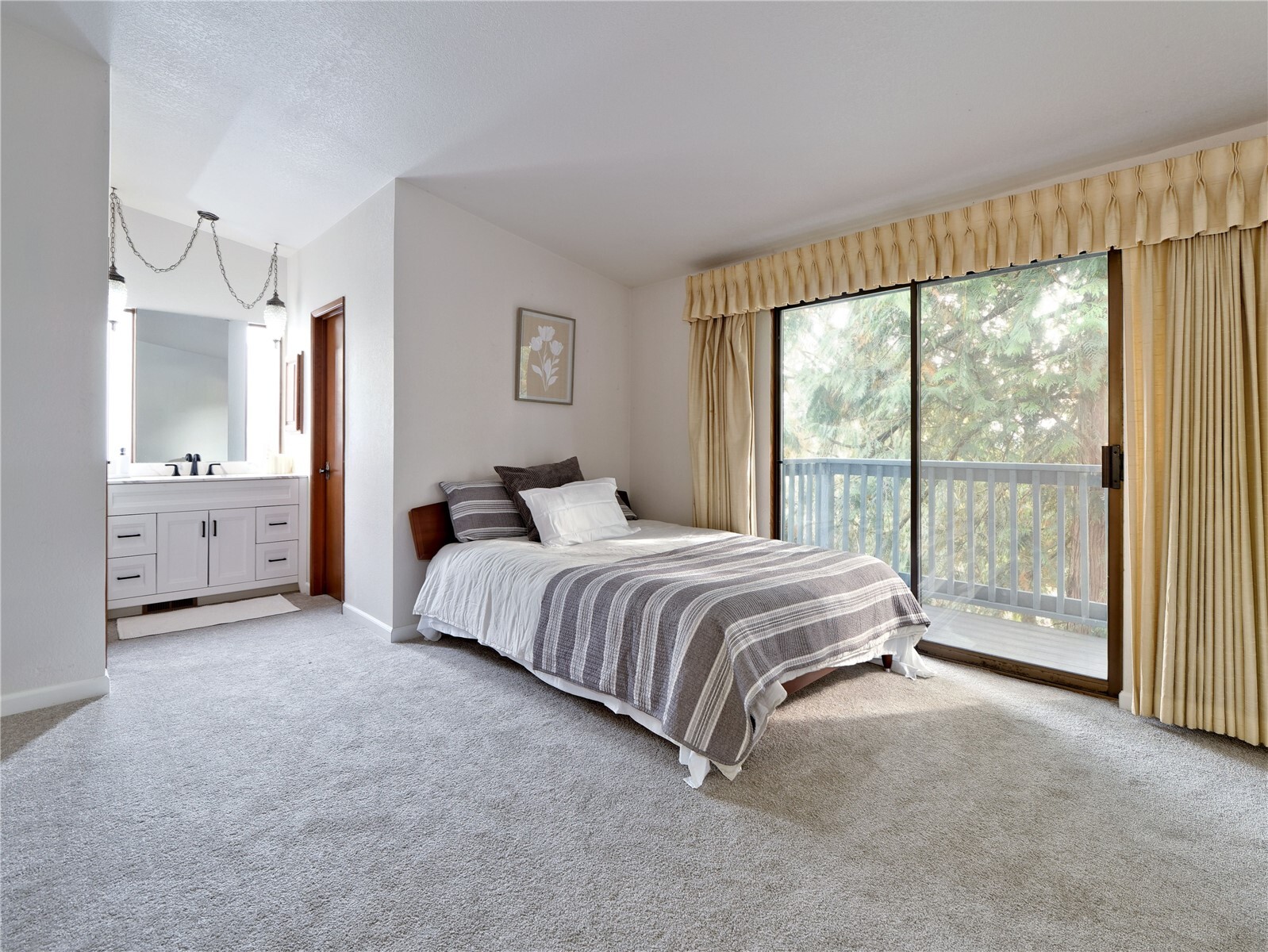 22121 4th Avenue Property Photo 12