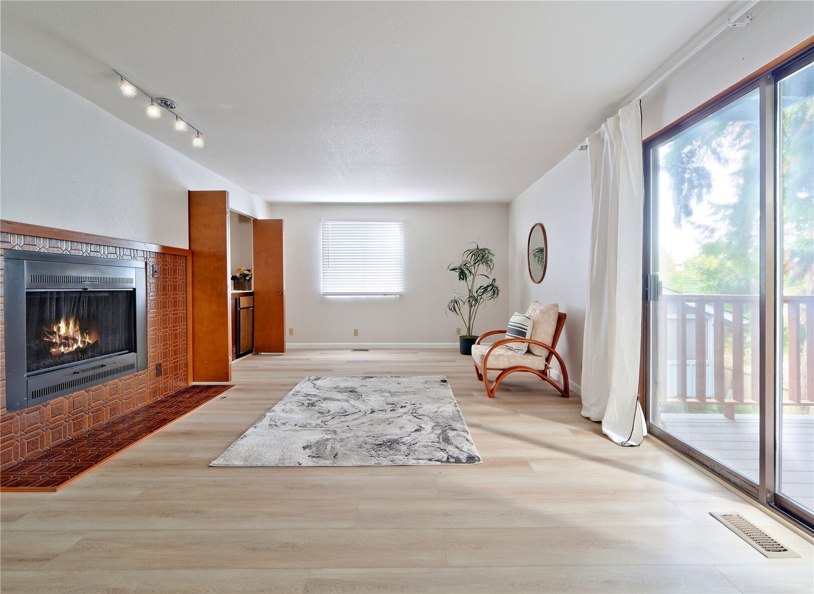 22121 4th Avenue Property Photo 19