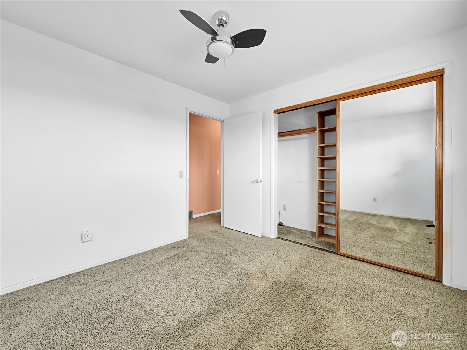 455 Seneca Avenue Property Photo 11