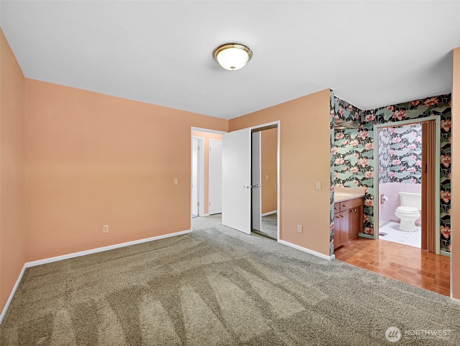 455 Seneca Avenue Property Photo 16
