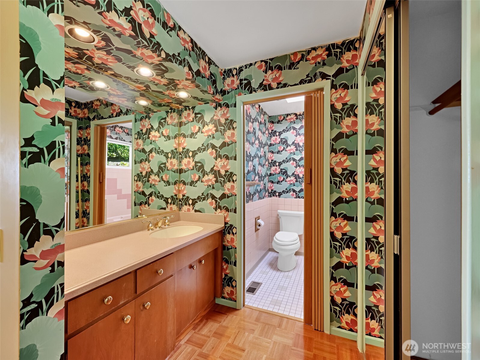 455 Seneca Avenue Property Photo 17