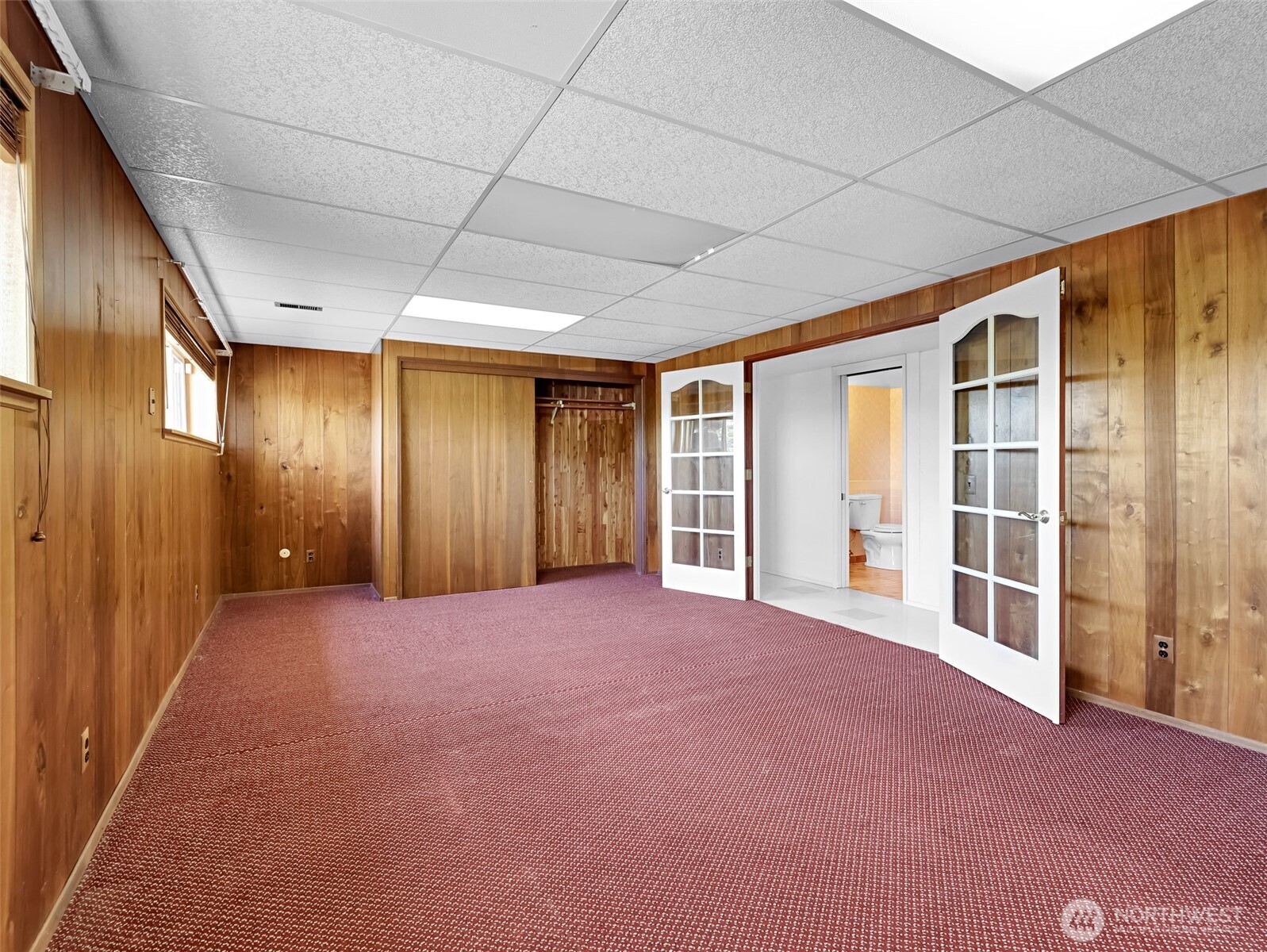 455 Seneca Avenue Property Photo 20
