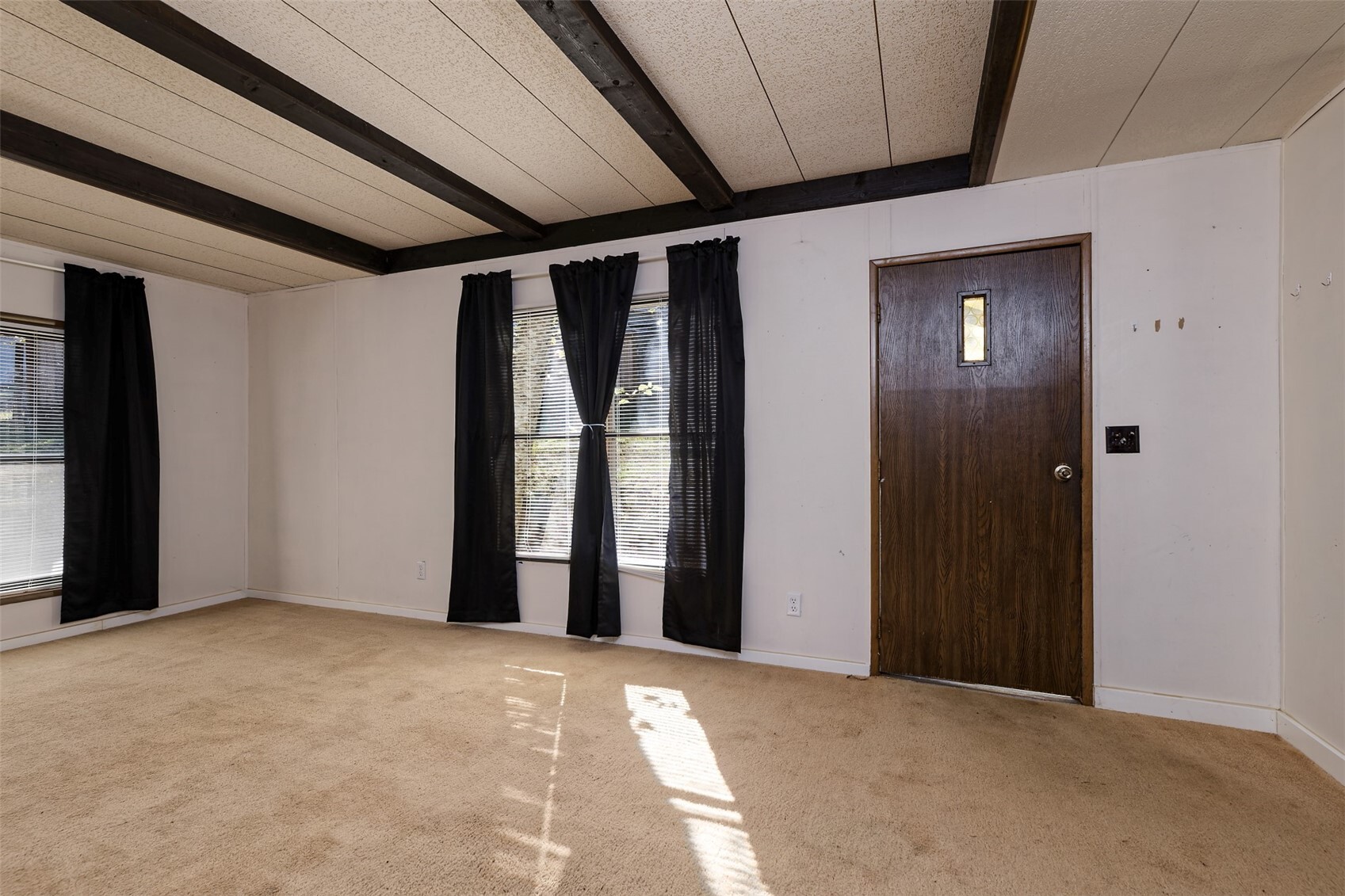 70 Se Barberry Court Property Photo 4