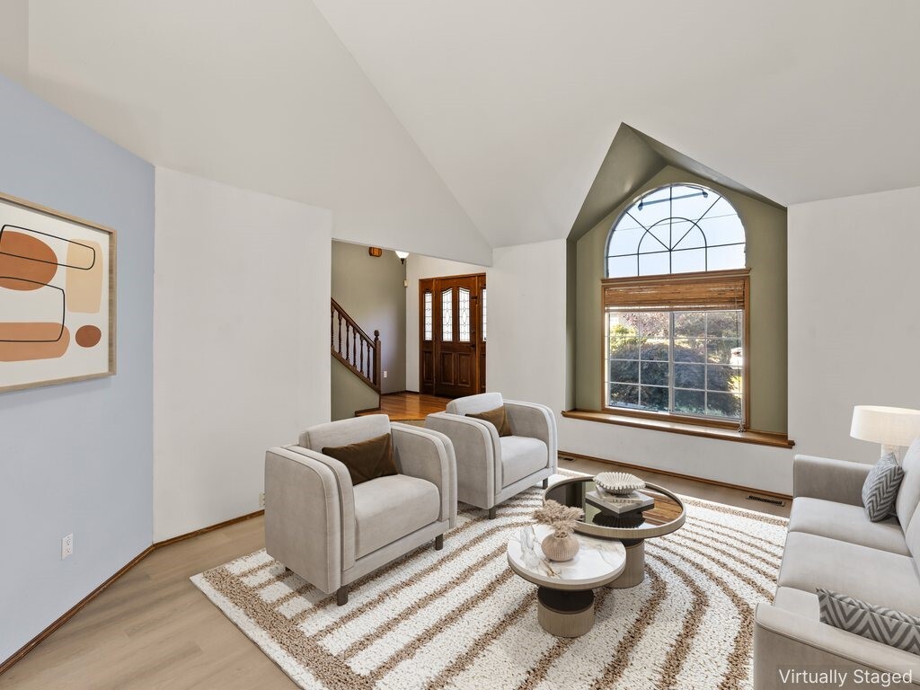 5111 Royal Drive Property Photo 6