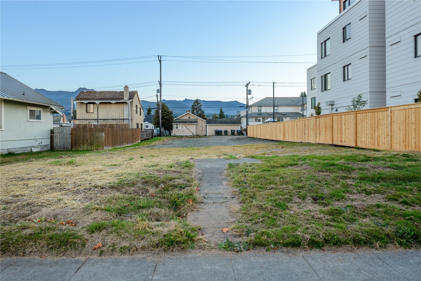 130 W Second St Property Photo 1