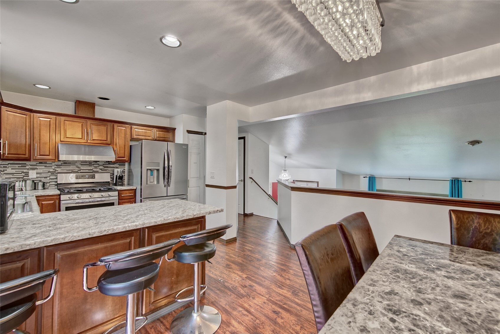 20733 14th Place Property Photo 6