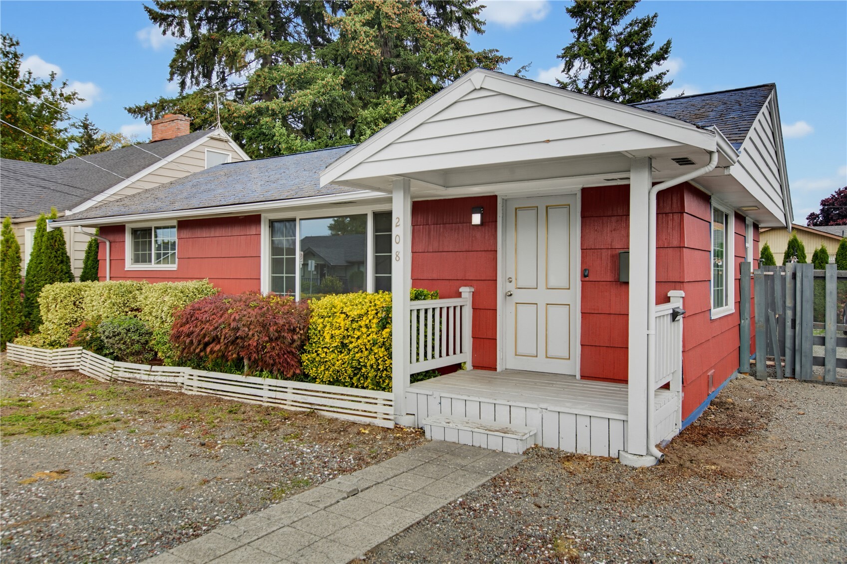 208 M Street Property Photo 1