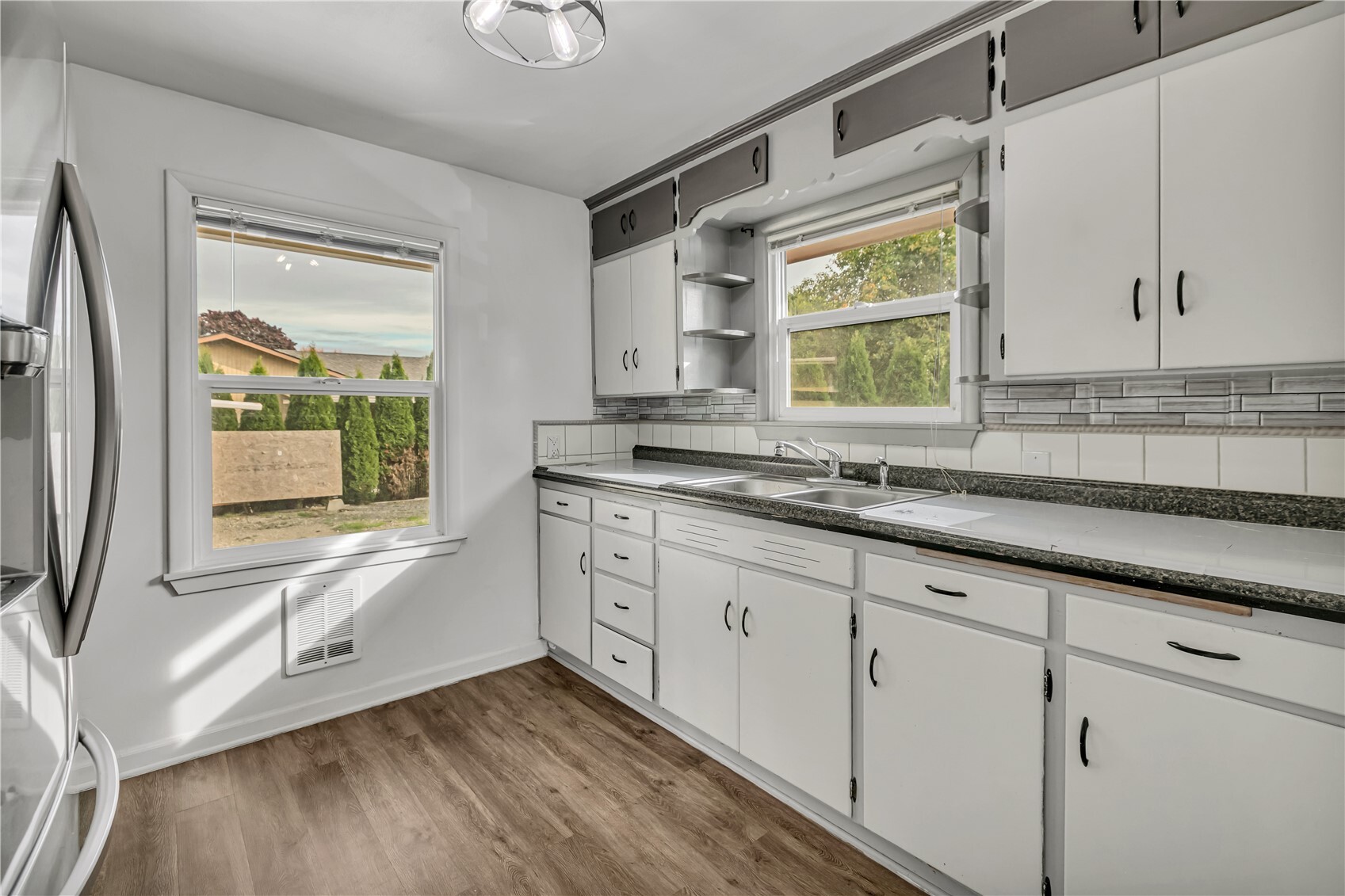 208 M Street Property Photo 4