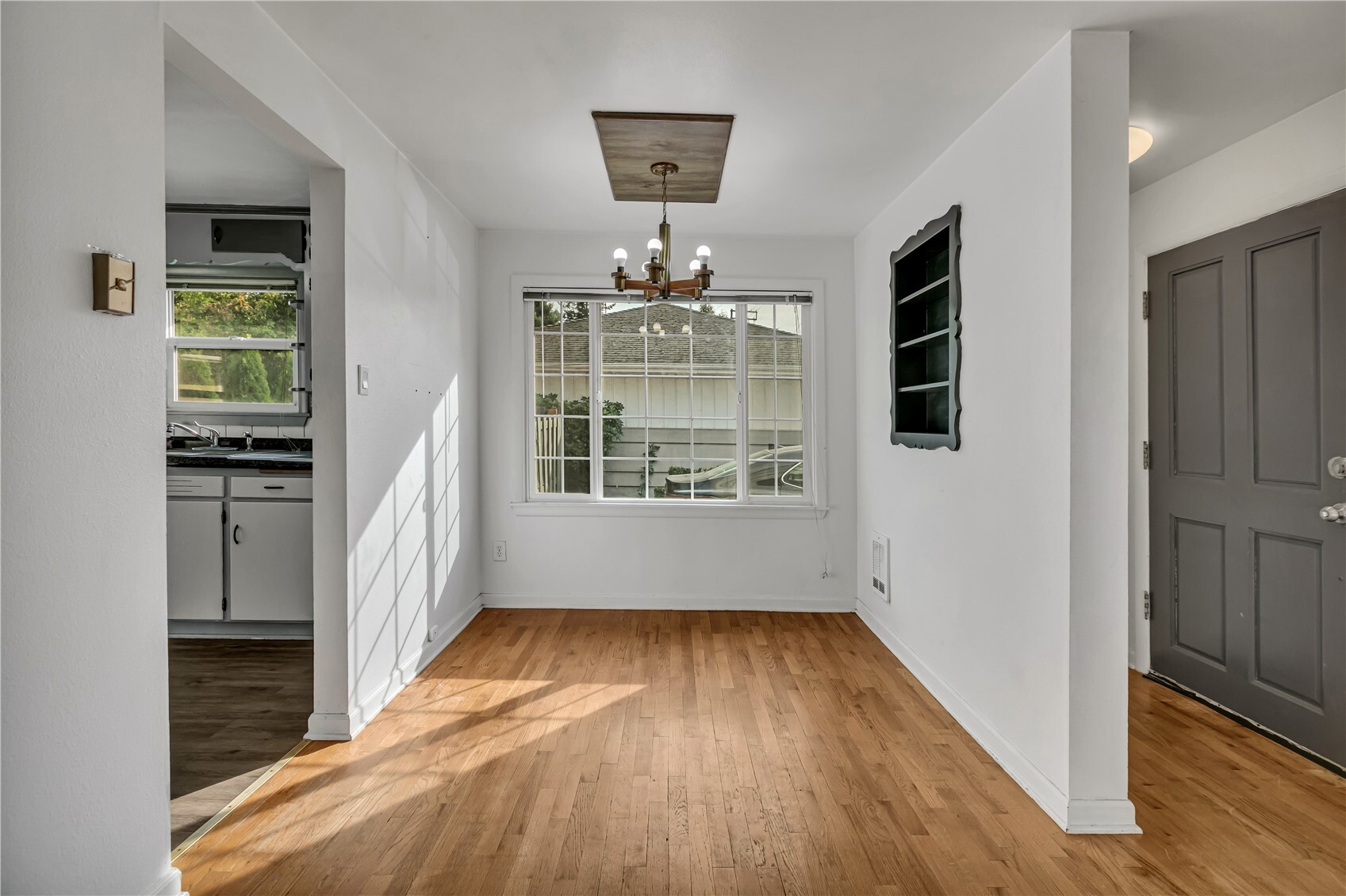 208 M Street Property Photo 7