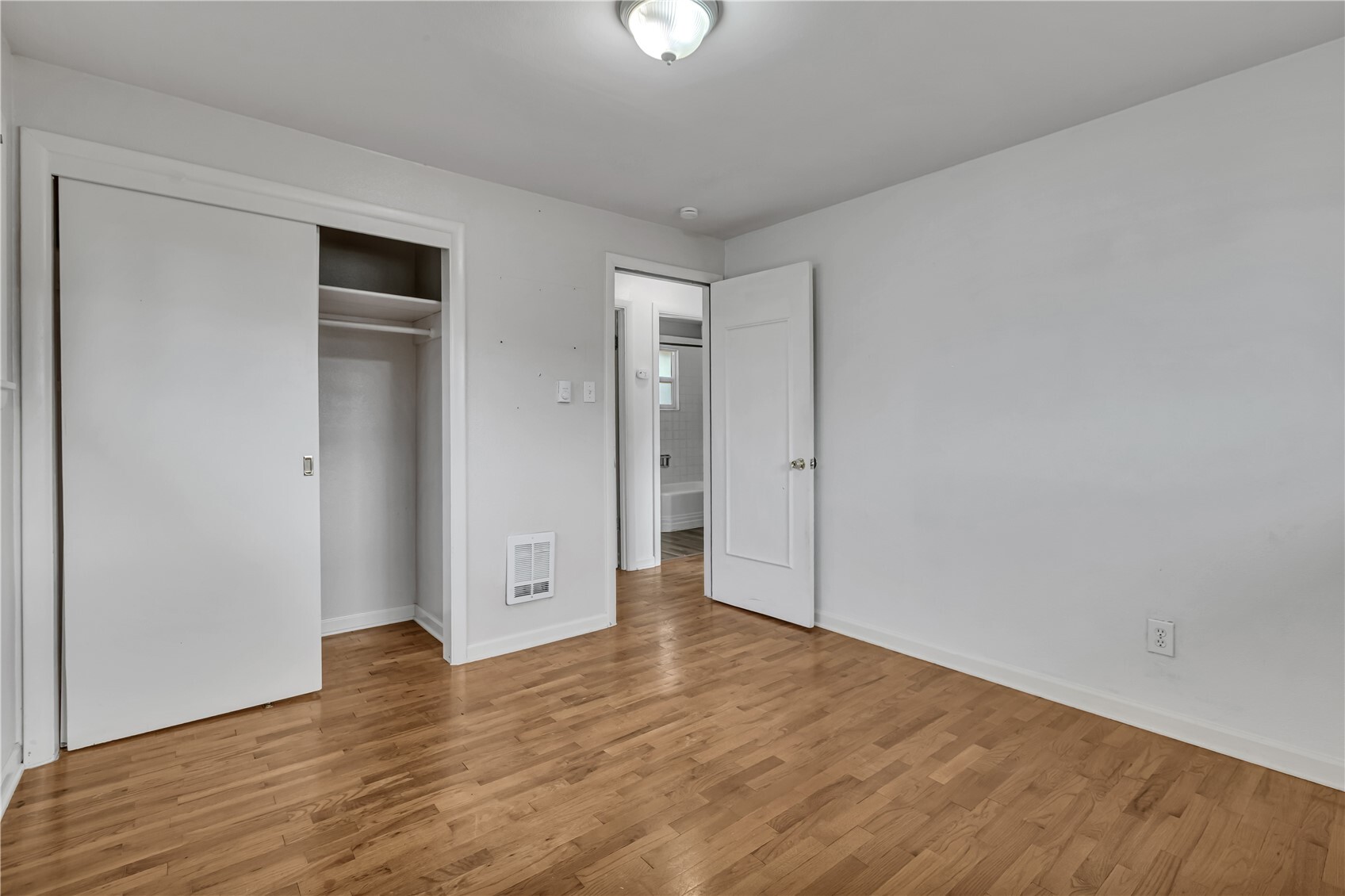 208 M Street Property Photo 14