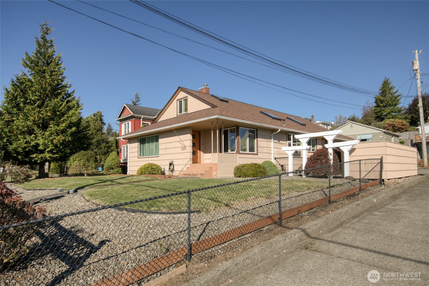 418 W 6th Street Property Photo 1