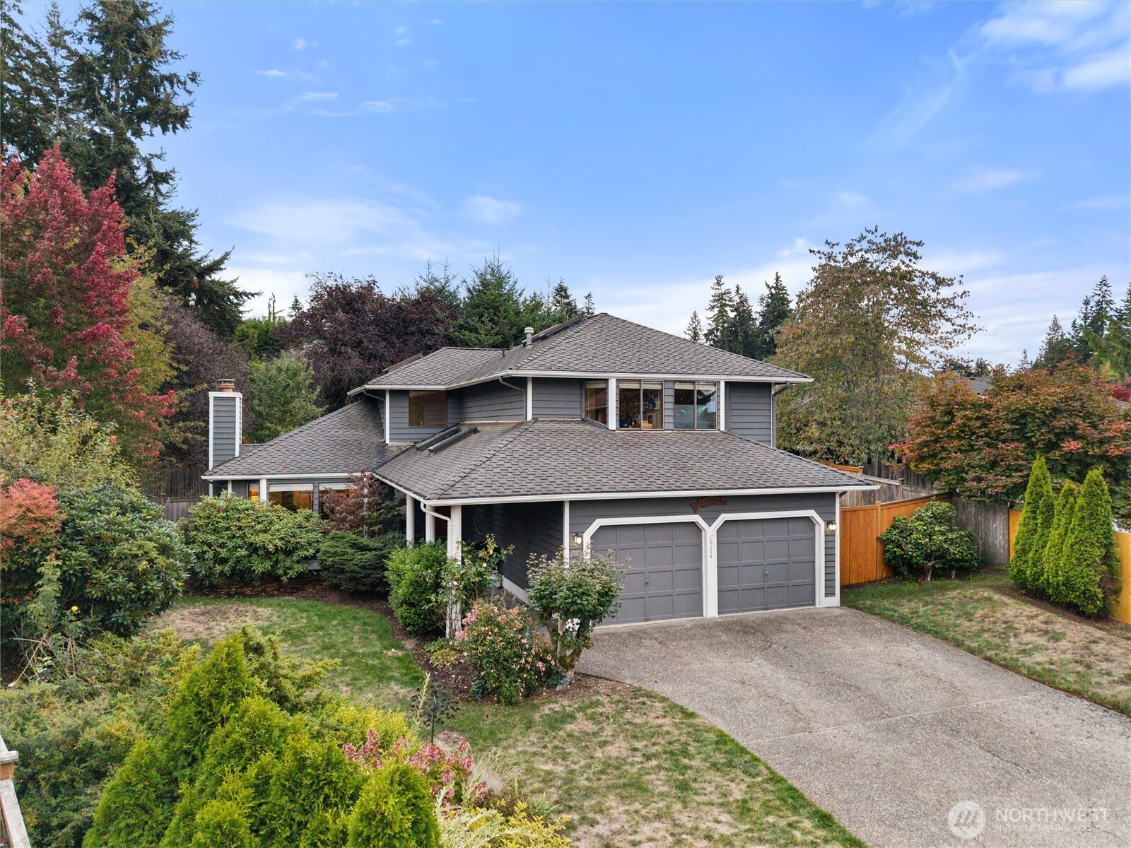6314 137th Place Property Photo 2
