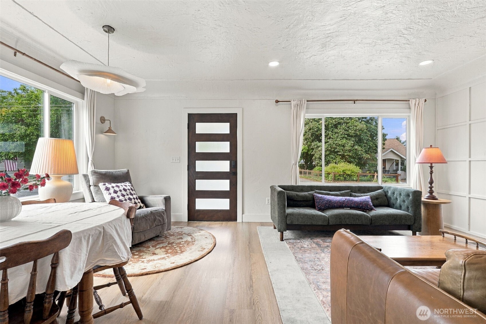 954 Park Street Property Photo 4