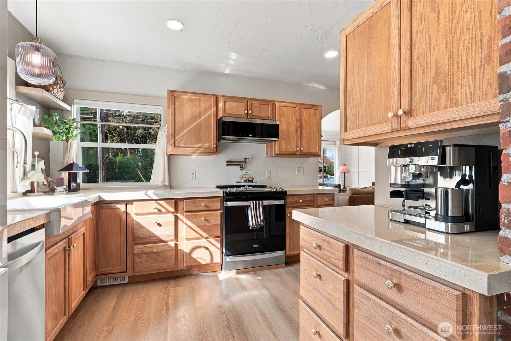 954 Park Street Property Photo 19
