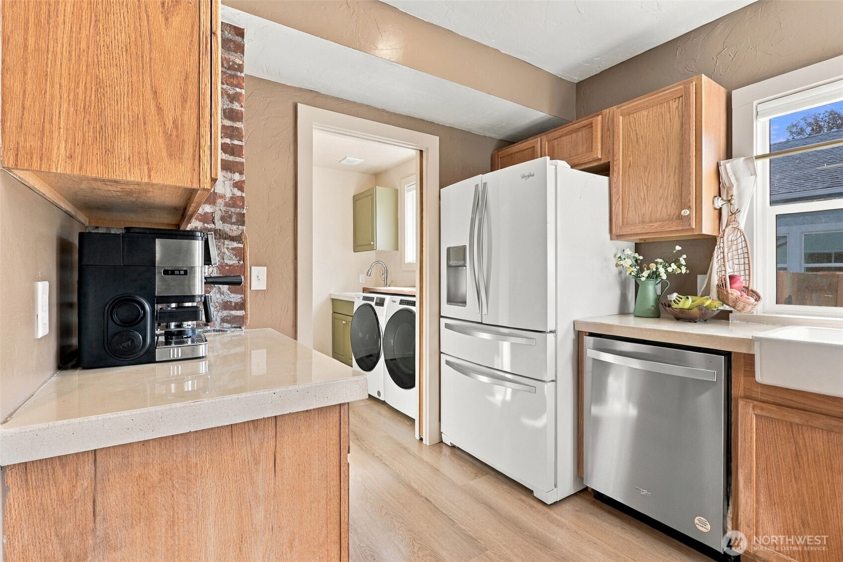 954 Park Street Property Photo 20