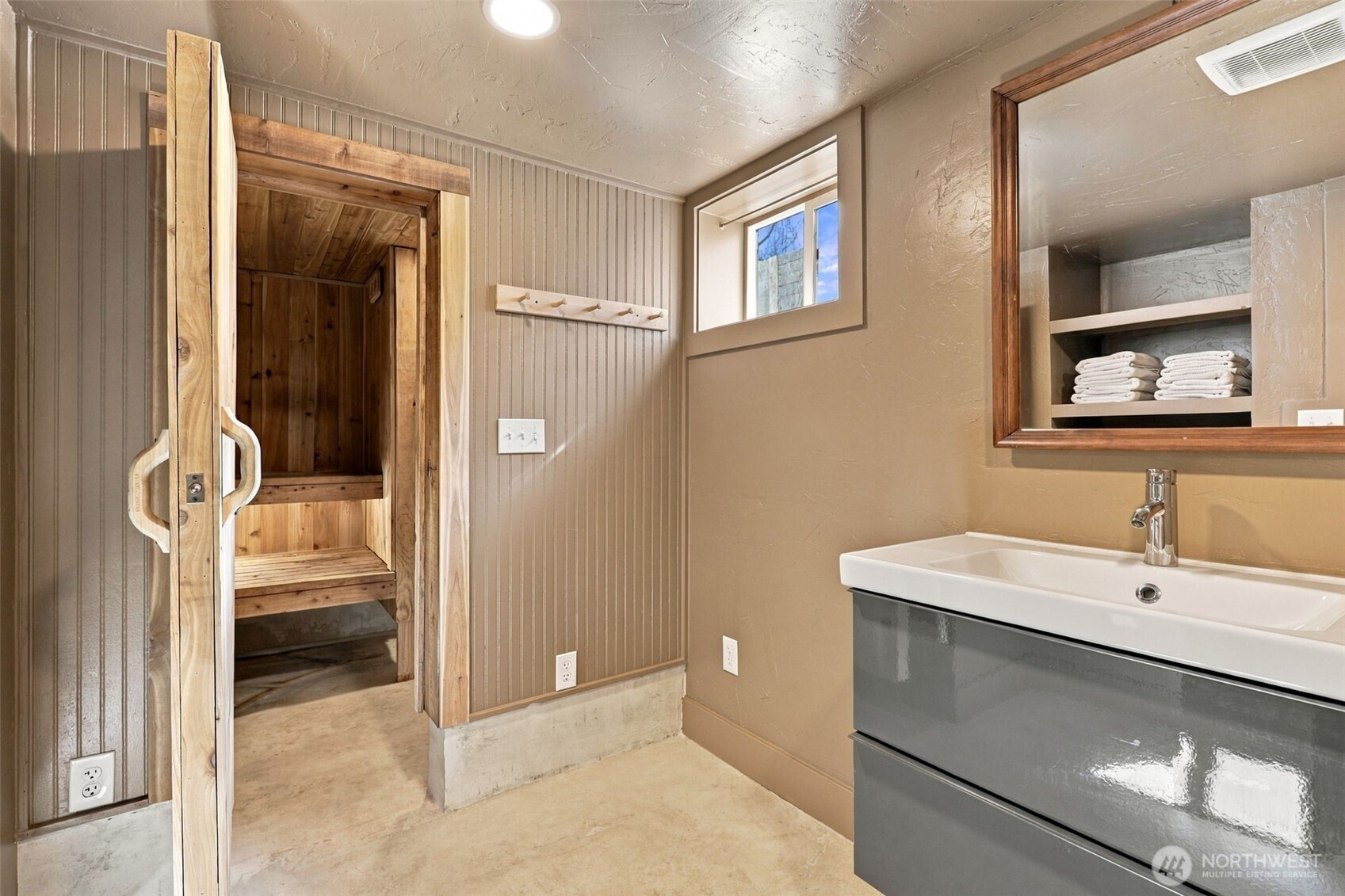 954 Park Street Property Photo 31
