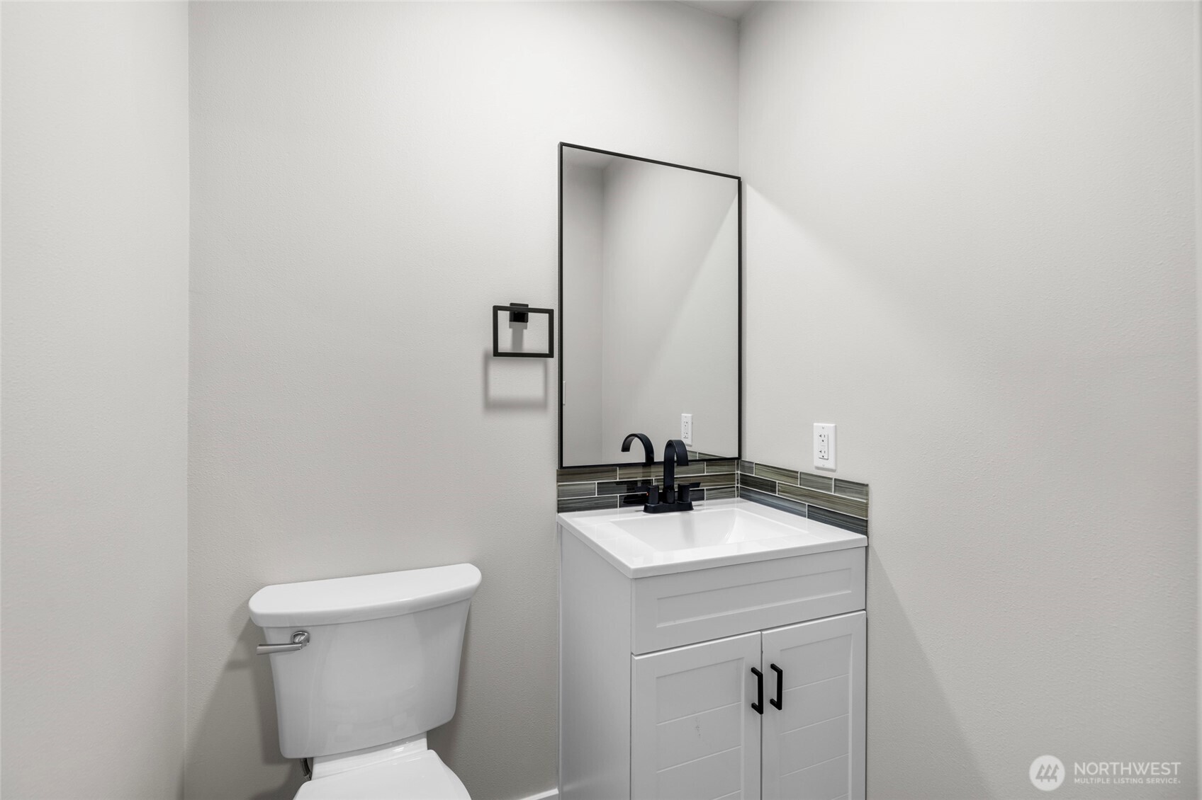 910 Madison Avenue Property Photo 17