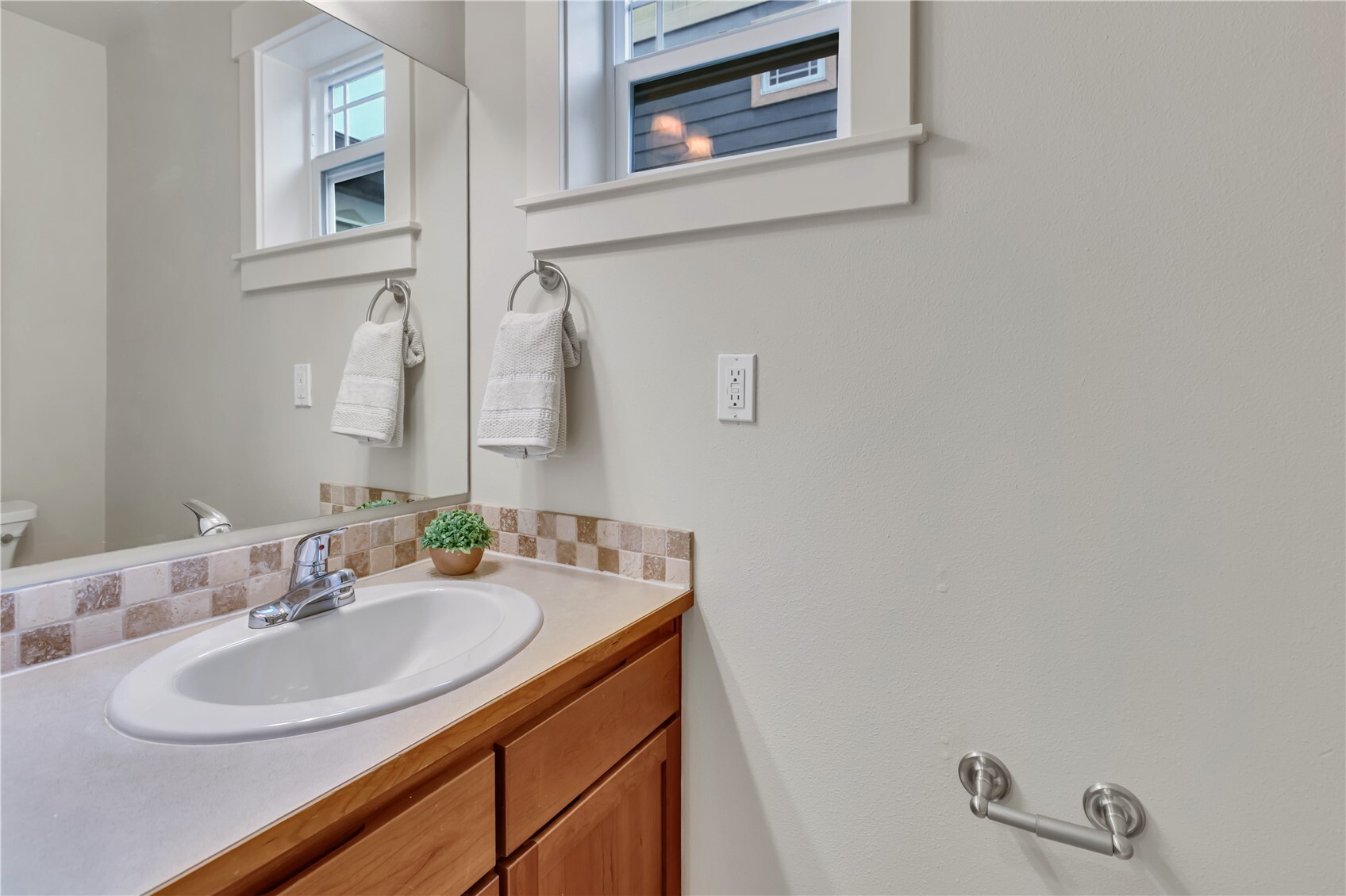 5235 11th Ave Ne B Property Photo 15