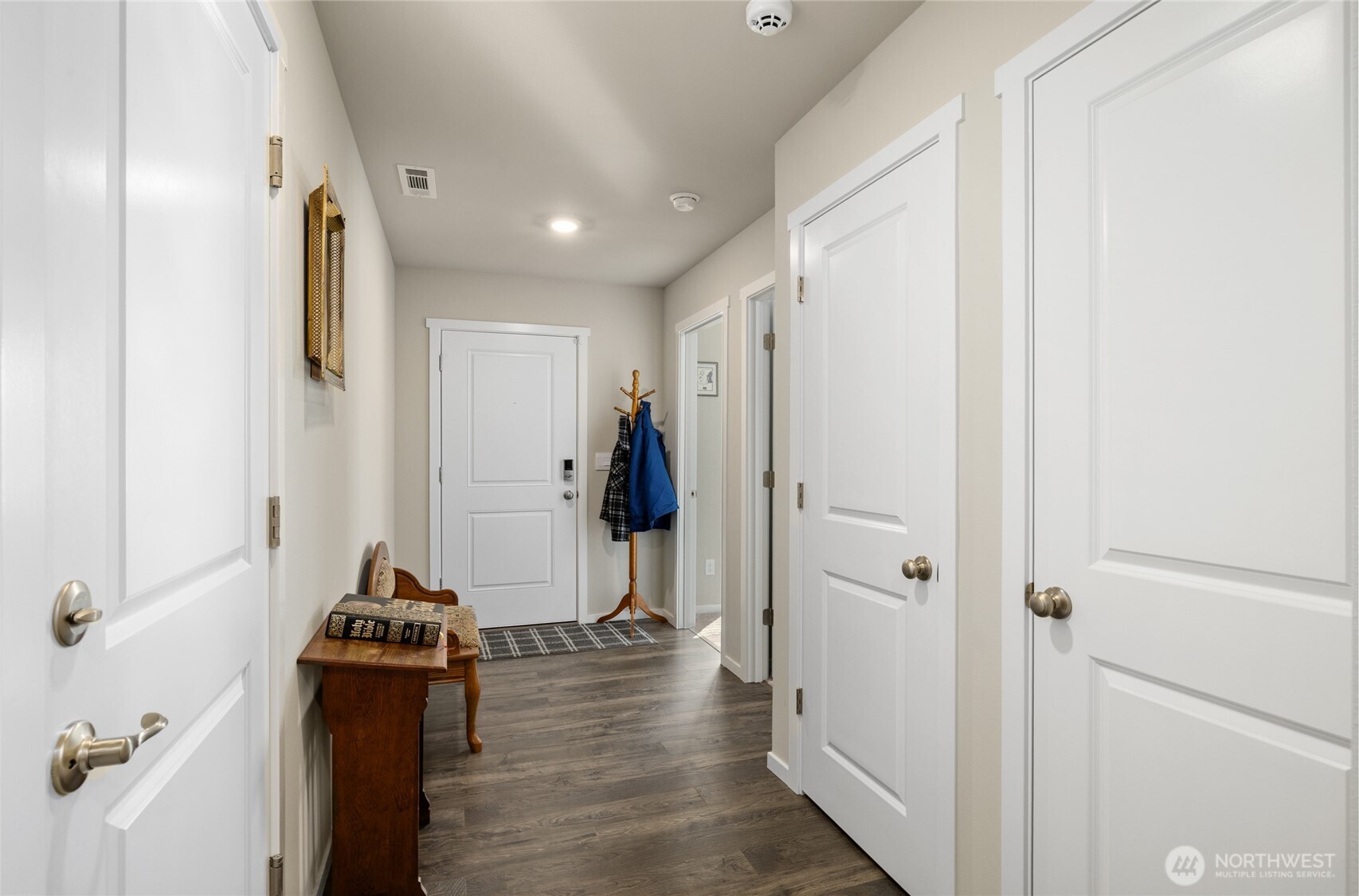 2945 Longhorn Loop Property Photo 8