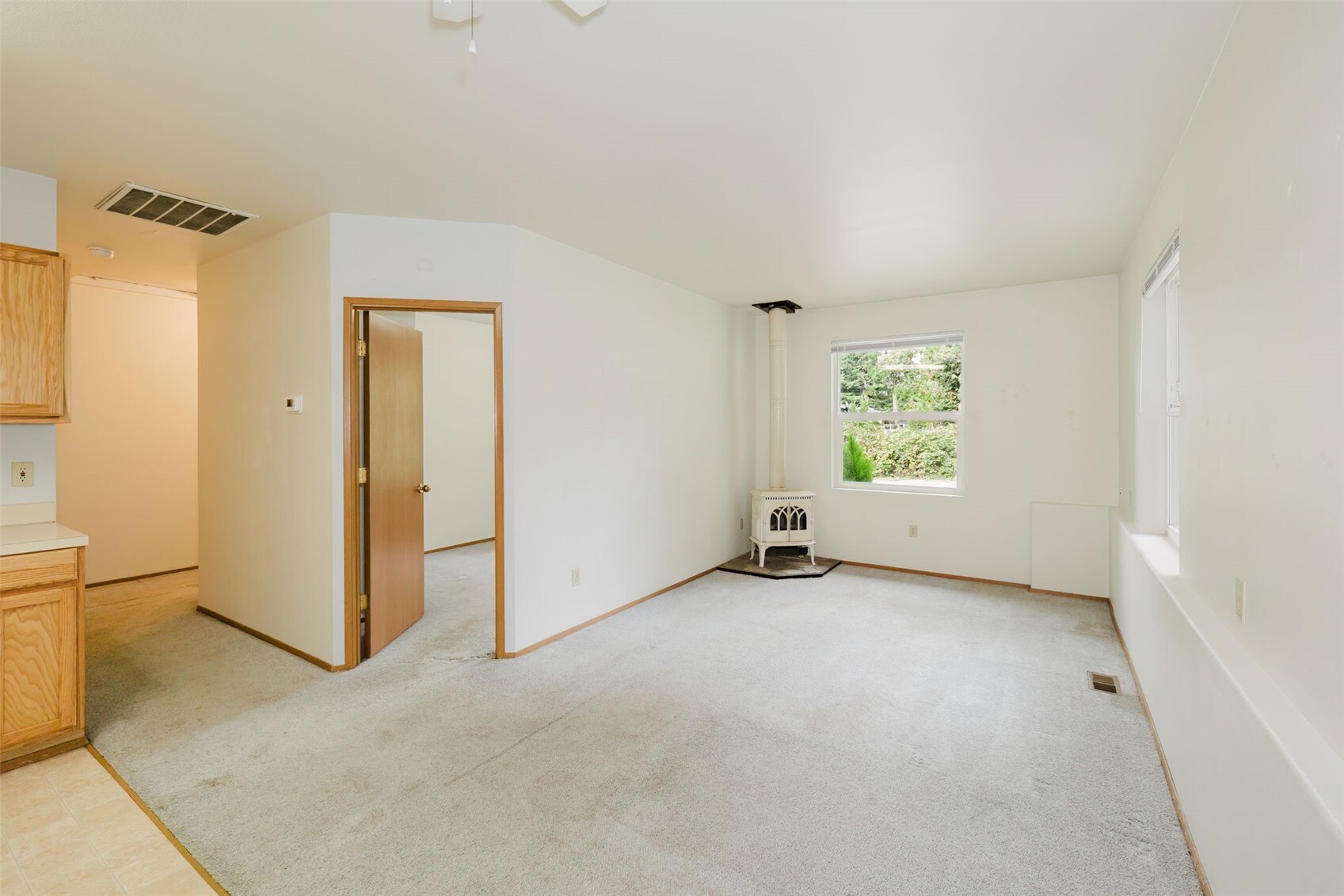 1356 Russell Avenue Property Photo 9
