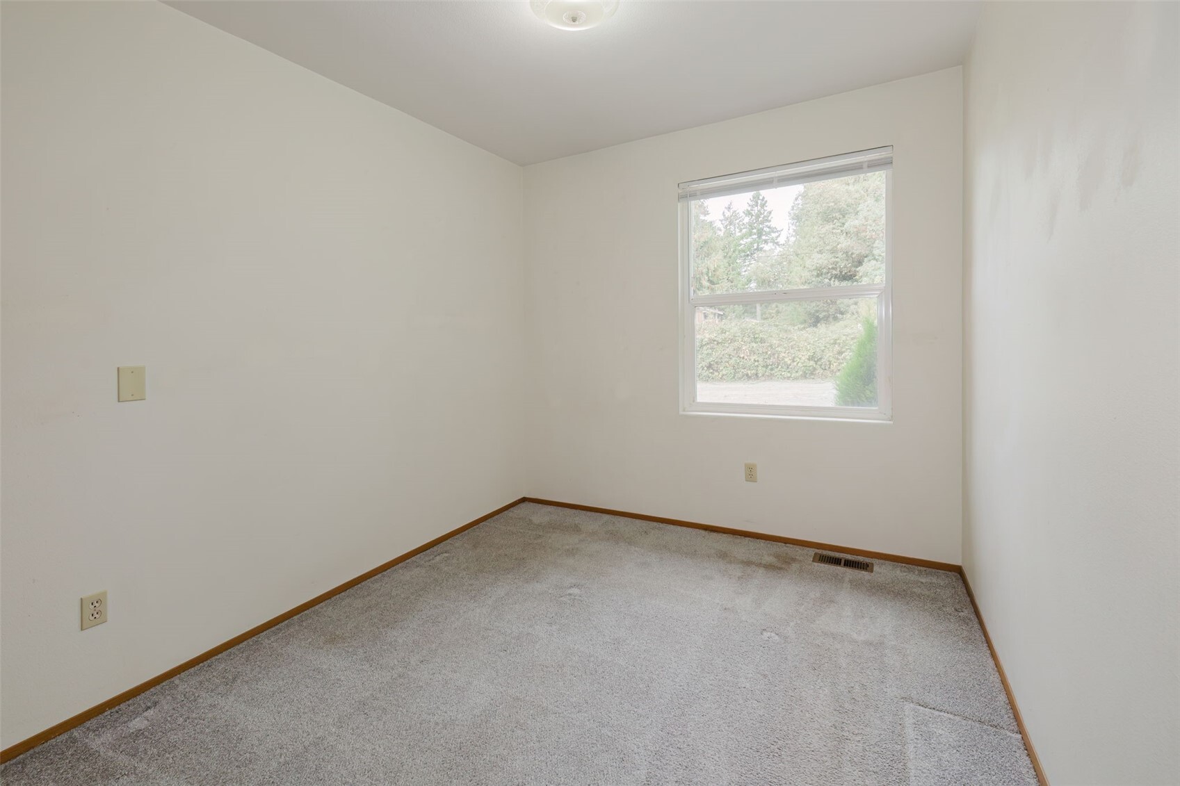 1356 Russell Avenue Property Photo 13