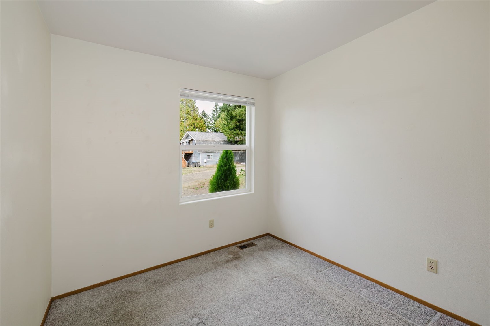 1356 Russell Avenue Property Photo 15