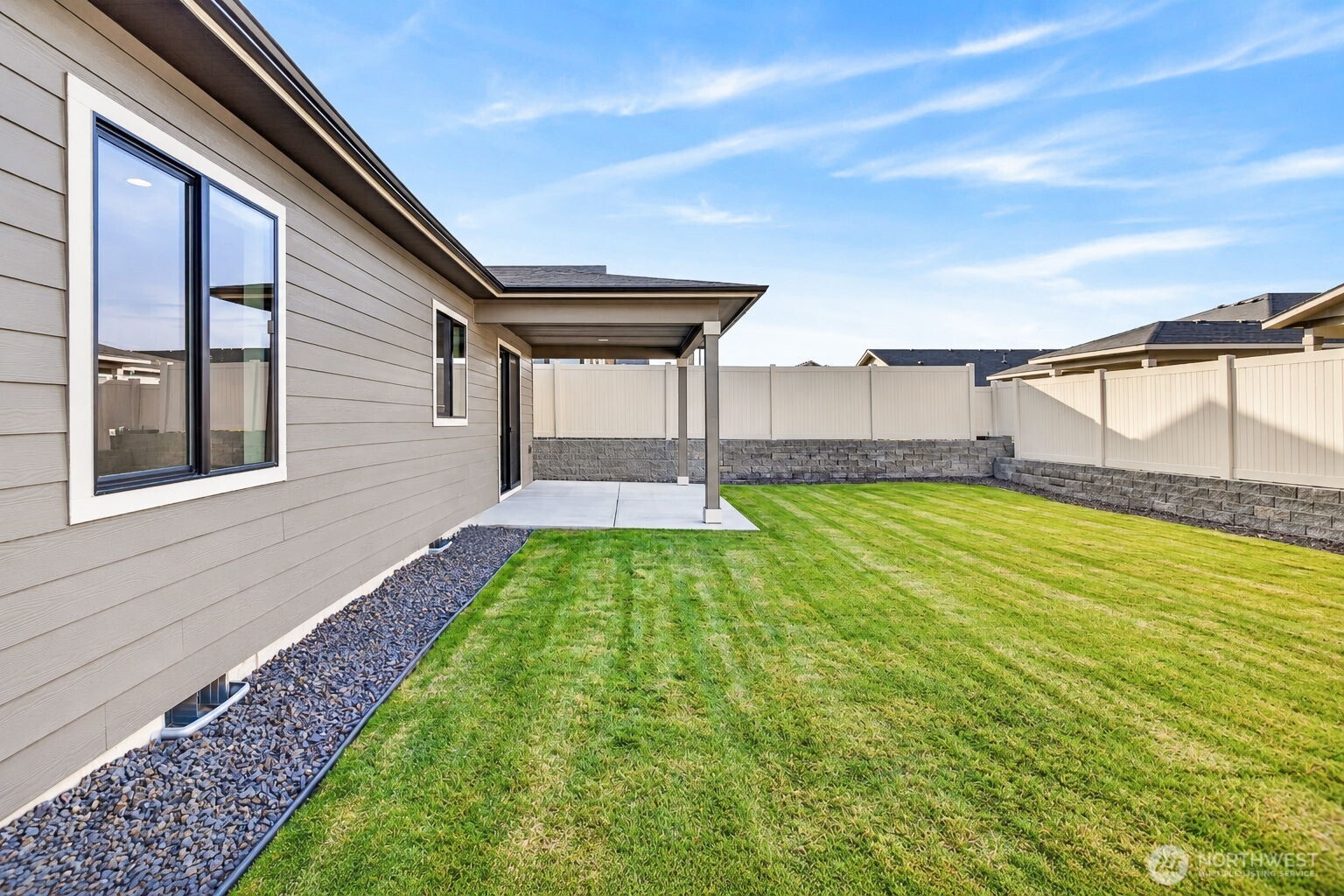 563 S Oasis Loop Property Photo 14