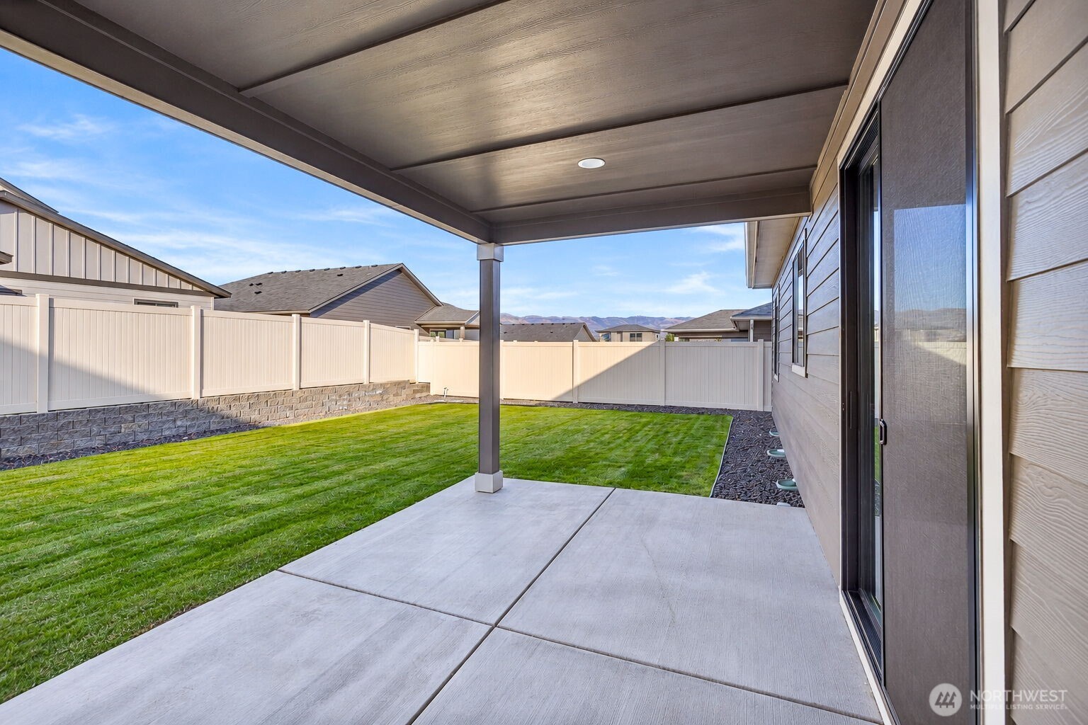 563 S Oasis Loop Property Photo 15