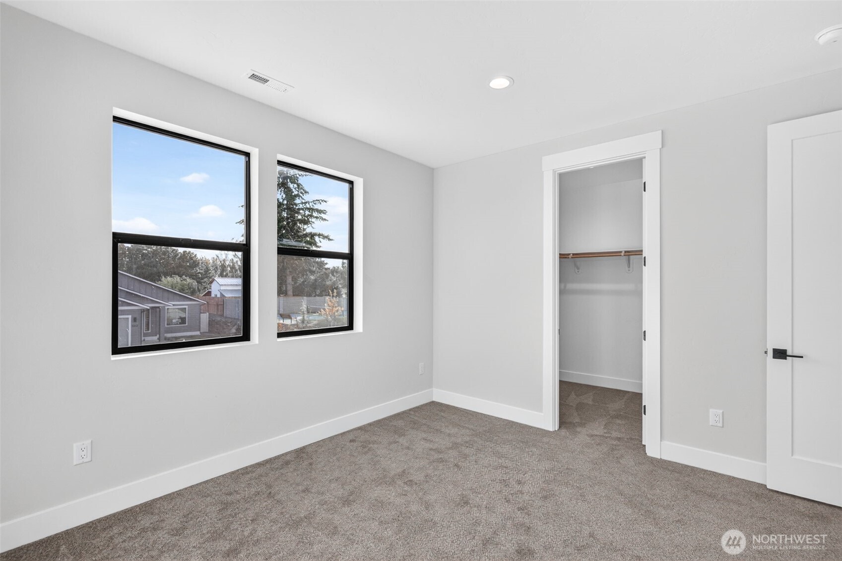 563 S Oasis Loop Property Photo 24