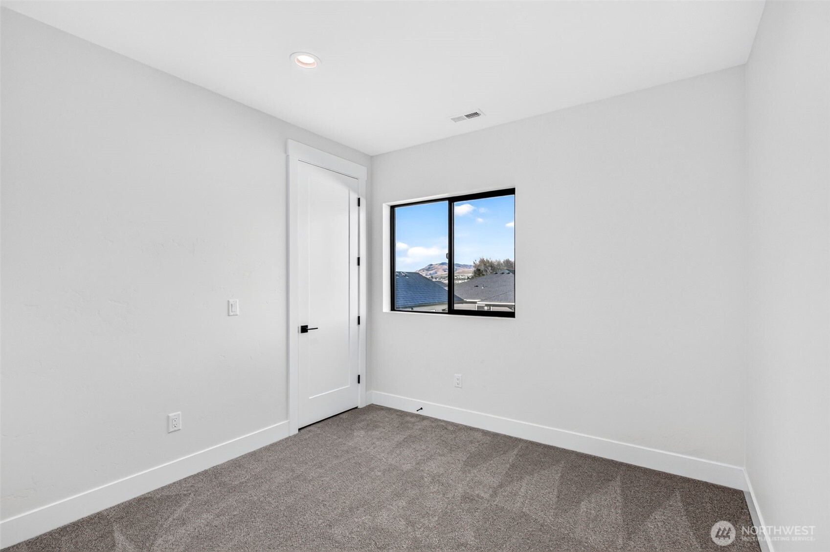 563 S Oasis Loop Property Photo 28
