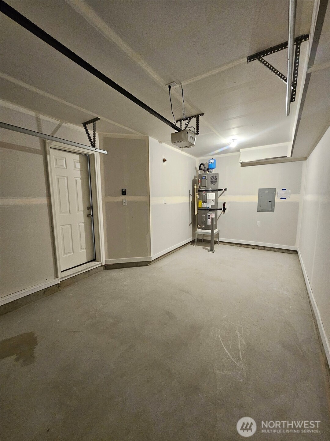 211 E 6th Avenue Property Photo 23