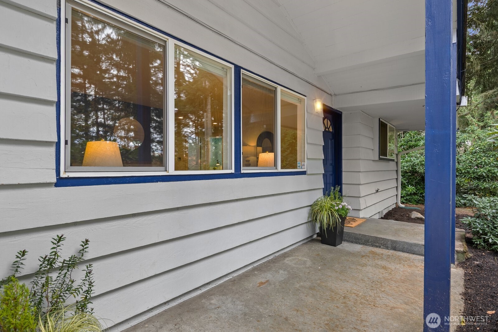19112 3rd Avenue Property Photo 2