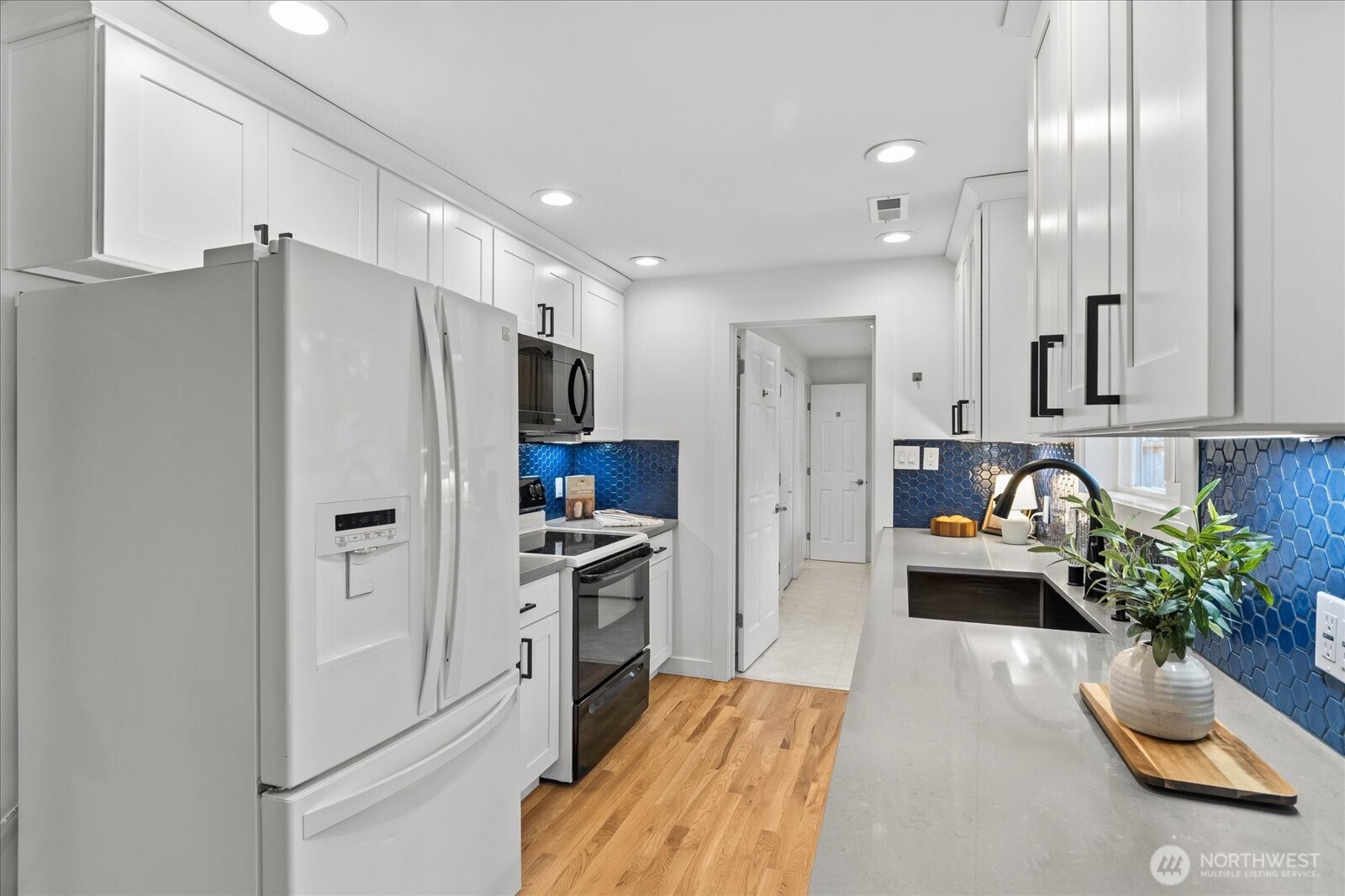 19112 3rd Avenue Property Photo 11