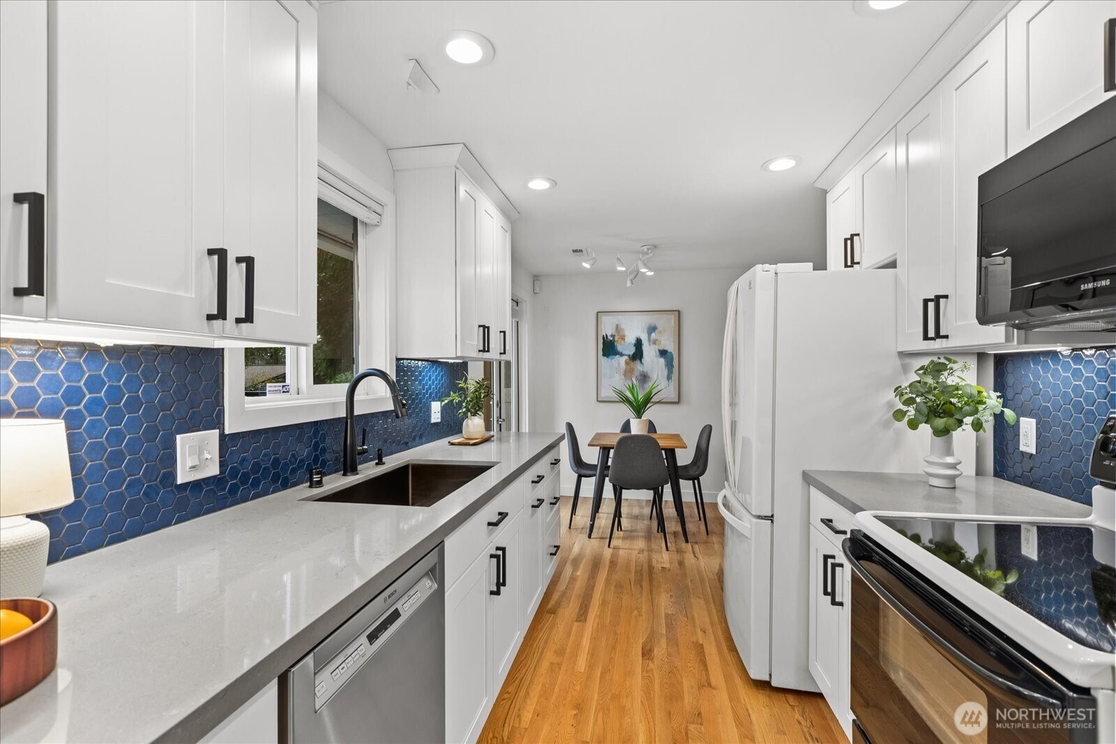 19112 3rd Avenue Property Photo 12