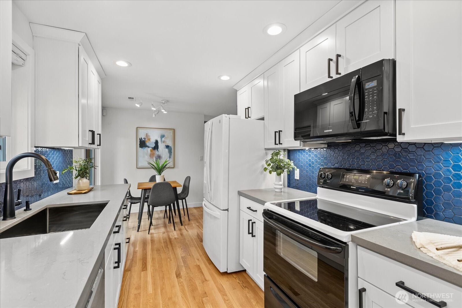 19112 3rd Avenue Property Photo 13