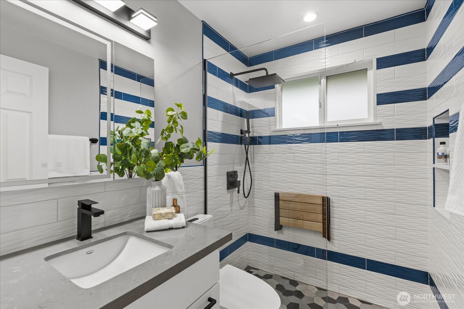 19112 3rd Avenue Property Photo 19