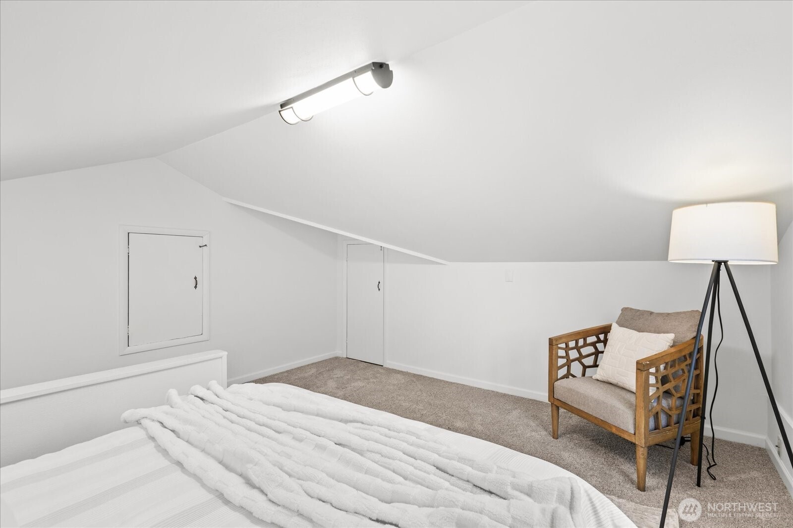 19112 3rd Avenue Property Photo 23